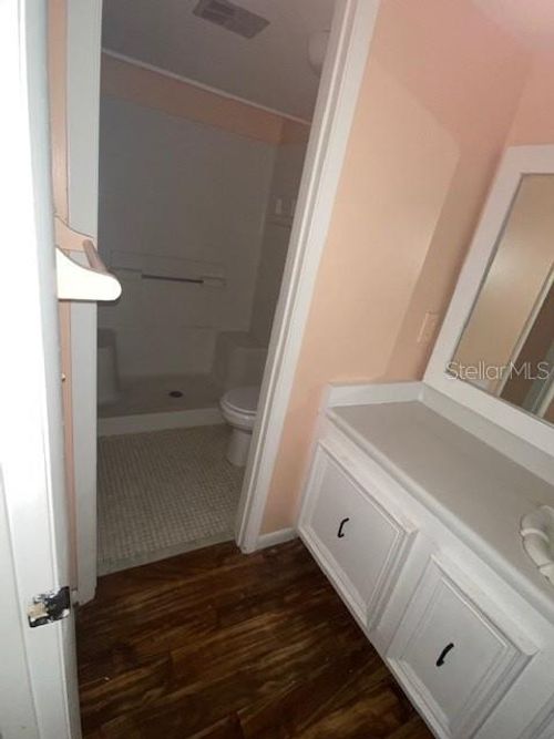 1a3-6301 Newtown Cir, Tampa, FL, 33615-3631 | Card Image