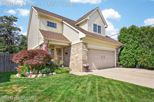 12736 Phelps St, Southgate, MI, 48195-1275 | Card Image
