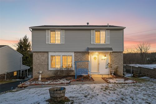 1279 Armstrong Dr, South Park, PA, 15129-9452 | Card Image