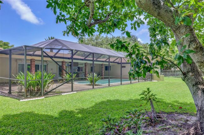 11000 Sw 75 Th Ct, House other with 5 bedrooms, 3 bathrooms and null parking in Pinecrest FL | Image 45