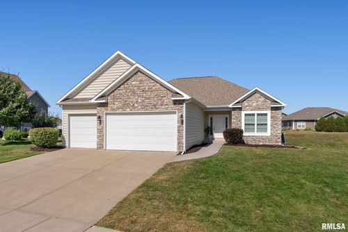 7 Blackstone Way, Le Claire, IA, 52753-2000 | Card Image