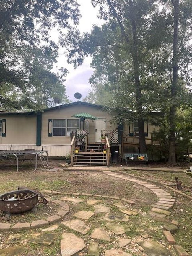 320 Oak Tree Dr, House other with 3 bedrooms, 2 bathrooms and null parking in Pointblank TX | Image 4