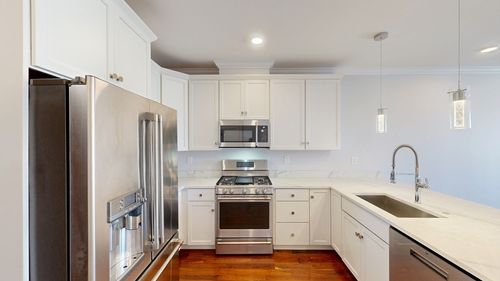 215-87 Medford St, Medford, MA, 02155-6694 | Card Image