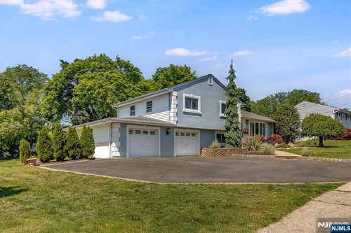 11 Allen Drive, Wayne, NJ, 07470 | Card Image