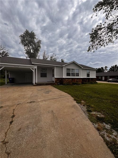 3009 W Olive St, Rogers, AR, 72756-1742 | Card Image