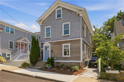 17 Dearborn St, Newport, RI, 02840-3407 | Card Image