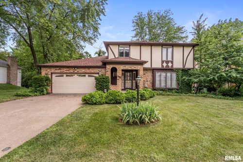 4275 Amesbury Dr, Bettendorf, IA, 52722-1803 | Card Image