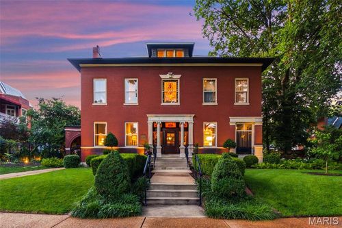 3117 Russell Blvd, Saint Louis, MO, 63104-1538 | Card Image