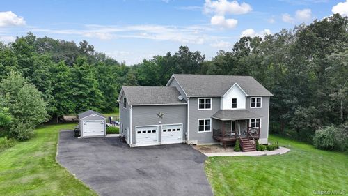 24 Woodside Ct, Middletown, NY, 10941 | Card Image