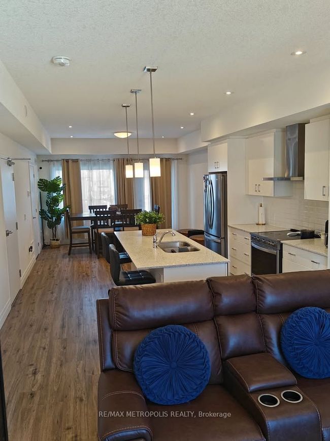 6 Lily Lane, Condo with 3 bedrooms, 3 bathrooms and 1 parking in Guelph ON | Image 6
