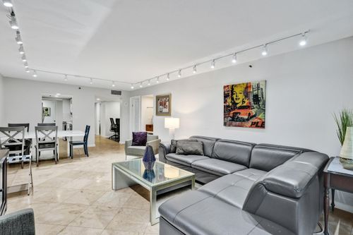 a1041-1717 N Bayshore Dr, Miami, FL, 33132-1103 | Card Image