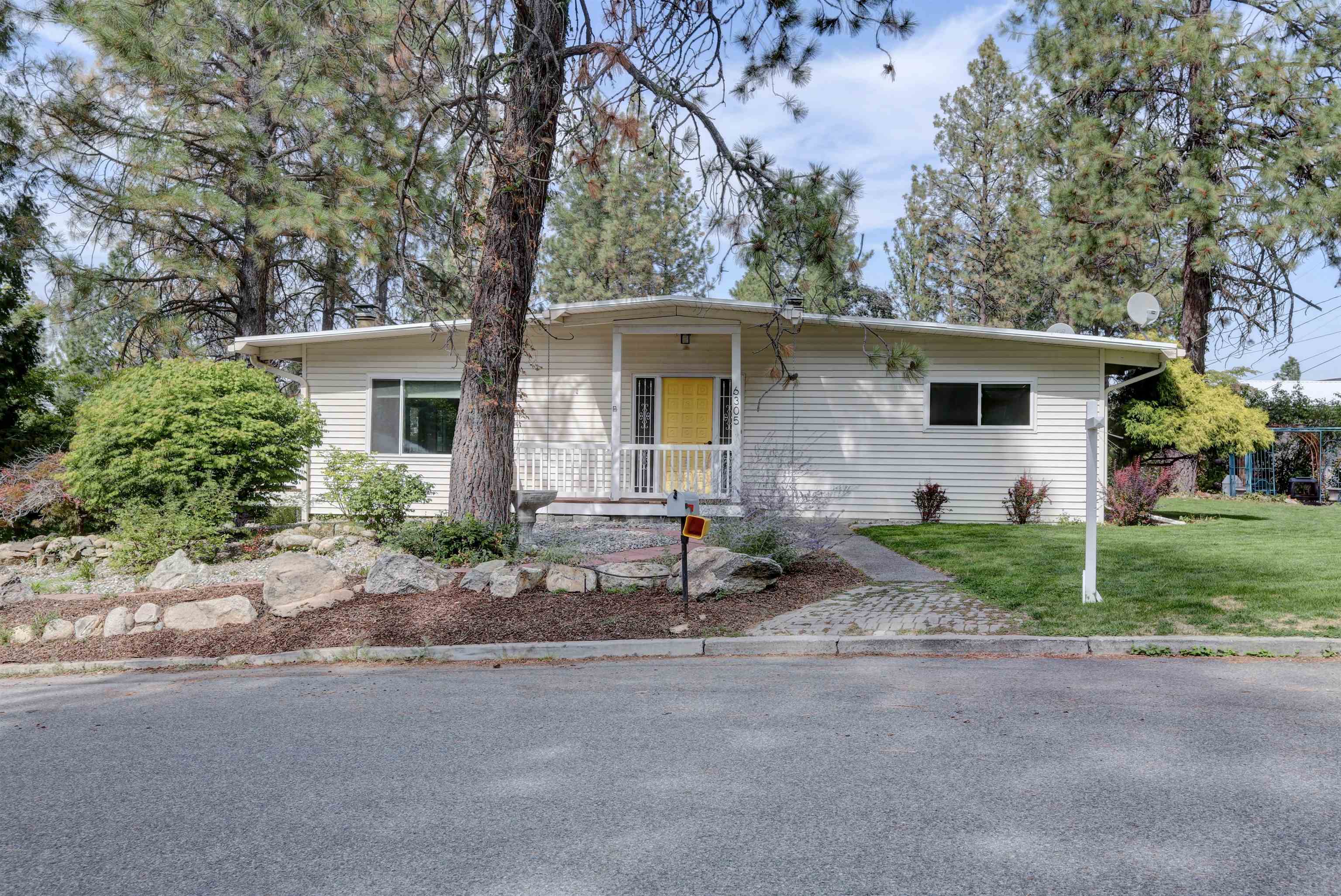 15th Ave, Spokane Valley, WA 99212
