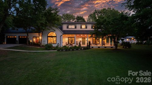 1314 Shirebourn, Hickory, NC, 28602-8264 | Card Image