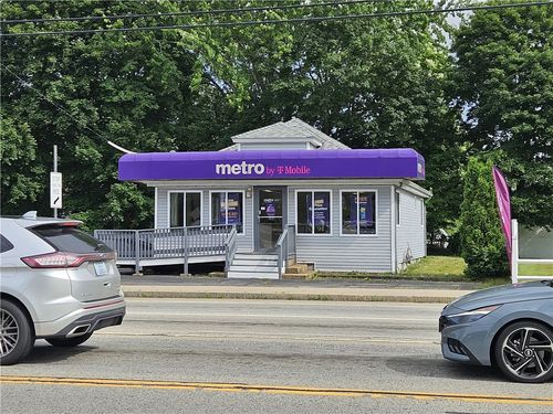 722 Tiogue Ave, Coventry, RI, 02816-5804 | Card Image