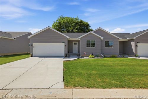 9510 Orchard Lake Dr, Davison, MI, 48423-8458 | Card Image