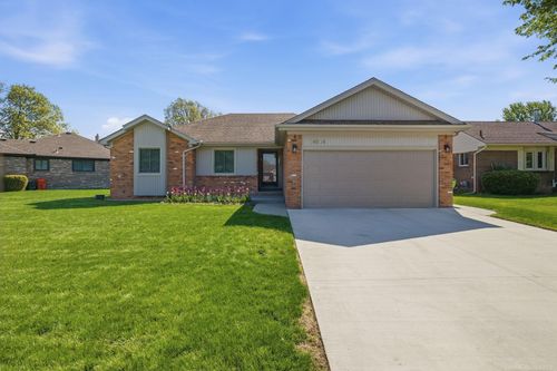 46346 Hollowoode Ln, Macomb, MI, 48044-4643 | Card Image