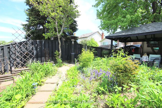 425 Hansen Rd N, House other with 4 bedrooms, 3 bathrooms and 4 parking in Brampton ON | Image 41