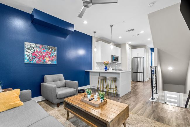 Open living/kitchen area | Image 6