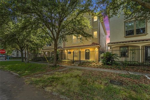 2208 Colorado St, Houston, TX, 77007-2954 | Card Image