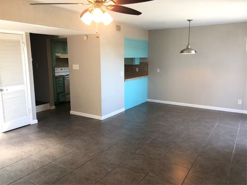 apt-141-7302 Duval St, Austin, TX, 78752-2631 | Card Image