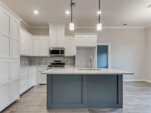 11600 Sw 15th Ter, Yukon, OK, 73099-6924 | Card Image