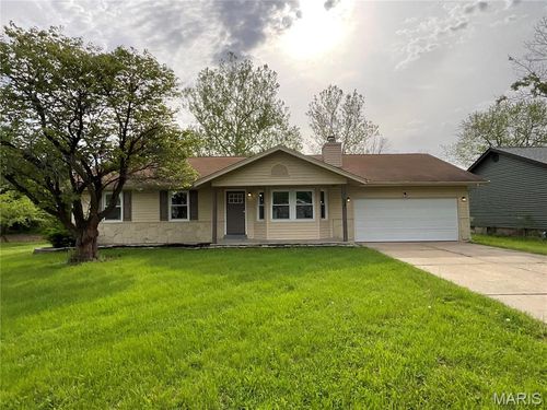 38 Lang Dr, O Fallon, MO, 63366-3808 | Card Image