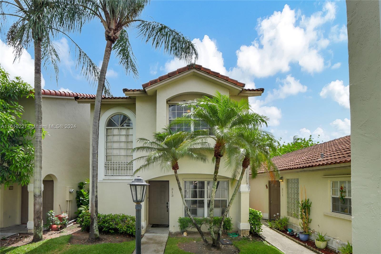109th Ave, Pembroke Pines, FL 33026