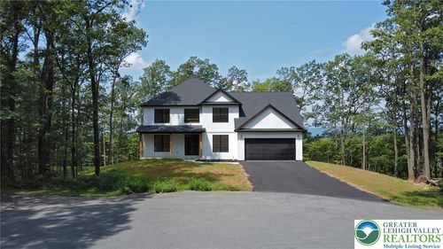 3631 Oak Ridge Dr, Slatington, PA, 18080-3248 | Card Image