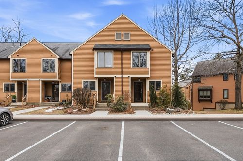 11-8-575 Bridge Rd, Northampton, MA, 01062-4500 | Card Image