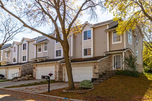 355 Stevens Ct, Grayslake, IL, 60030-3532 | Card Image