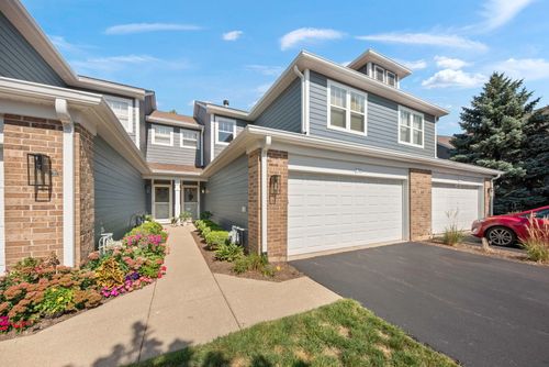 130 Tanglewood Drive, Glen Ellyn, IL, 60137 | Card Image