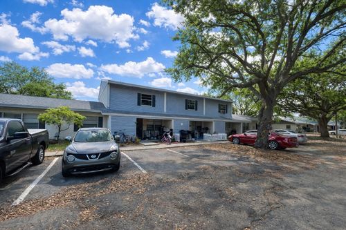 1000 E Caroline St, TAVARES, FL, 32778-3452 | Card Image