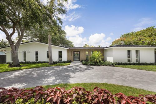 7805 Sw 165th St, Palmetto Bay, FL, 33157-3742 | Card Image