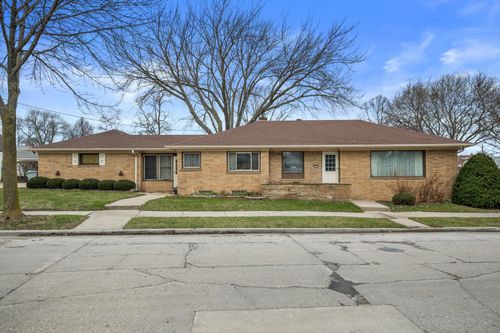 6900 W Melvina St, Milwaukee, WI, 53216-2032 | Card Image