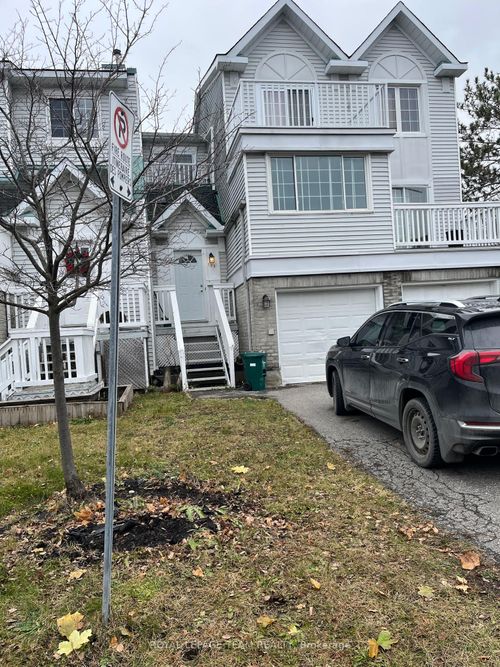 64-123 Castlegreen Private, Hunt Club - South Keys and Area, ON, K1T3N2 | Card Image