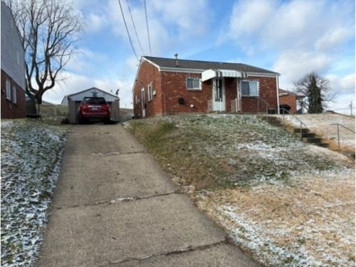 117 Delrose Dr, Mckeesport, PA, 15133-2111 | Card Image