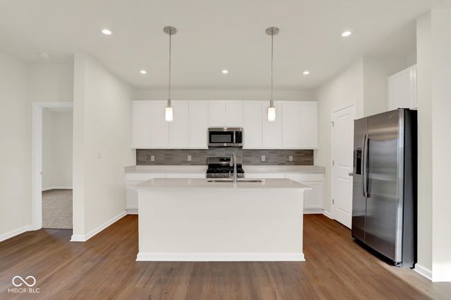 104 Maxim Ct, Condo with 2 bedrooms, 2 bathrooms and null parking in Cumberland IN | Image 4