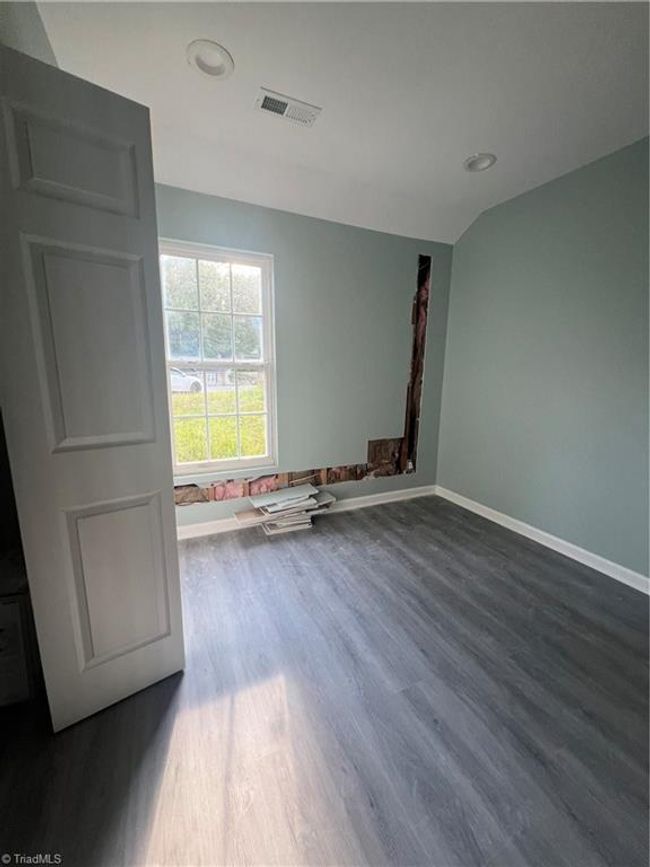 1633 Emerald St, House other with 2 bedrooms, 2 bathrooms and null parking in Winston-Salem NC | Image 9