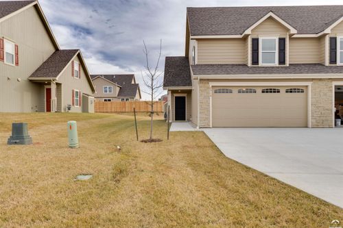 2512 Marcia Ln, Lawrence, KS, 66046-5507 | Card Image