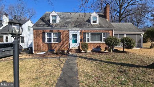 985 N Powhatan St, ARLINGTON, VA, 22205-1556 | Card Image