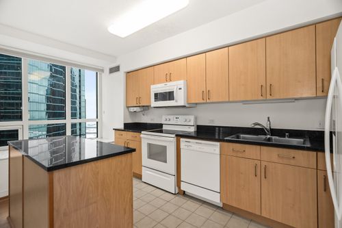 apt-2501-512 Mcclurg Ct, Chicago, IL, 60611-4158 | Card Image