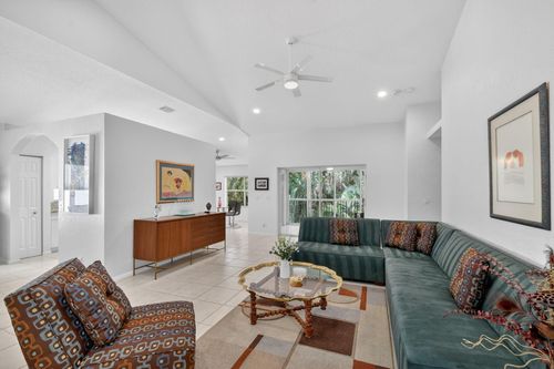 3-7910 Laina Ln, Boynton Beach, FL, 33437-8417 | Card Image