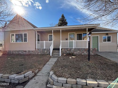 113 3rd Ave Nw, Beulah, ND, 58523-6902 | Card Image