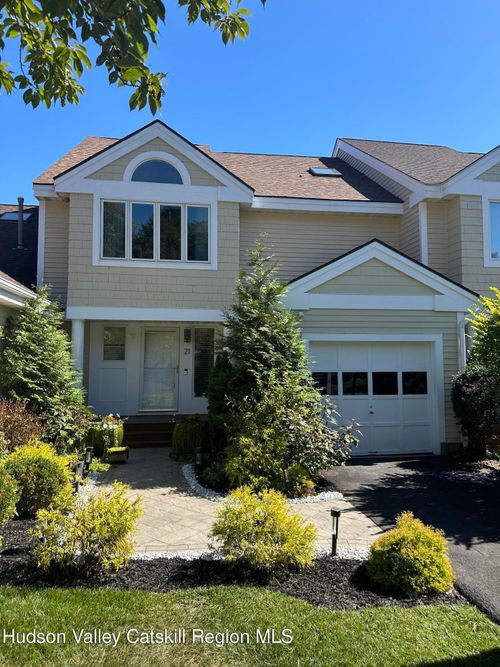 21 Twin Ponds Dr, Kingston, NY, 12401-6432 | Card Image