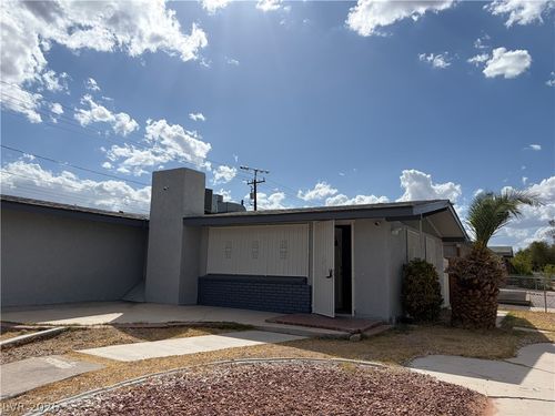 5701 Evergreen Ave, Las Vegas, NV, 89107-3611 | Card Image