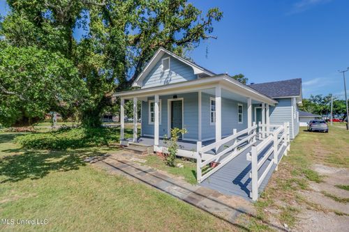 228 E Railroad St, Long Beach, MS, 39560-4627 | Card Image
