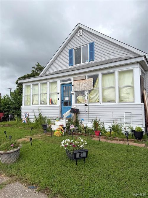 61 E Lorena Ave, Wood River, IL, 62095-1900 | Card Image