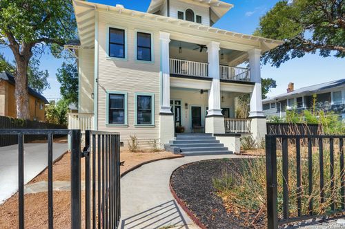 223 E Craig Pl, San Antonio, TX, 78212-3547 | Card Image