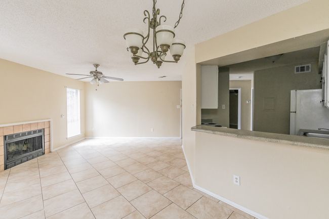 APT-34 - 1608 Pecan Chase Cir, Condo with 2 bedrooms, 1 bathrooms and null parking in Arlington TX | Image 5
