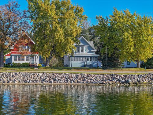 4 N Lakeshore Dr, Glenwood, MN, 56334-1107 | Card Image